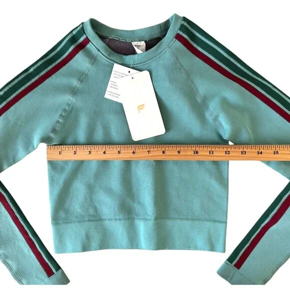 Fabletics Women's Aisley Seamless L/S Crop Top Size XS Lunar Blue Stripe Multi - Picture 5 of 6